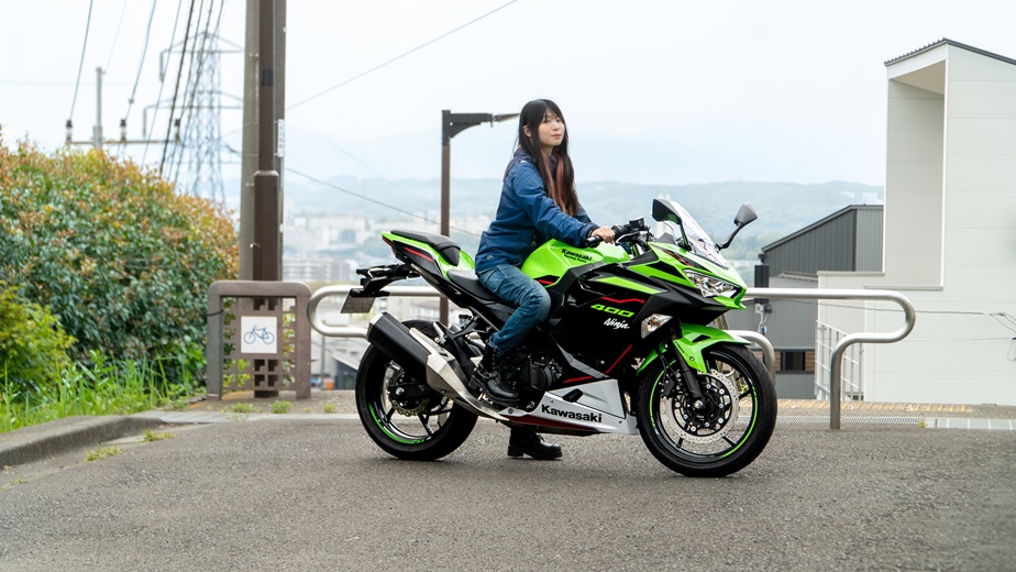ニンジャZX-25Rをちびっこバイク女子が試乗インプレ！（モトオーク