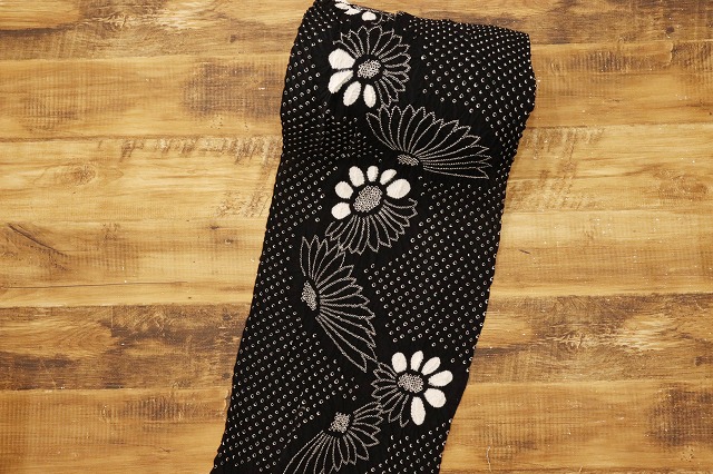 上品でお洒落な有松絞りゆかた 反物 黒地 福岡市南区の呉服店で着物