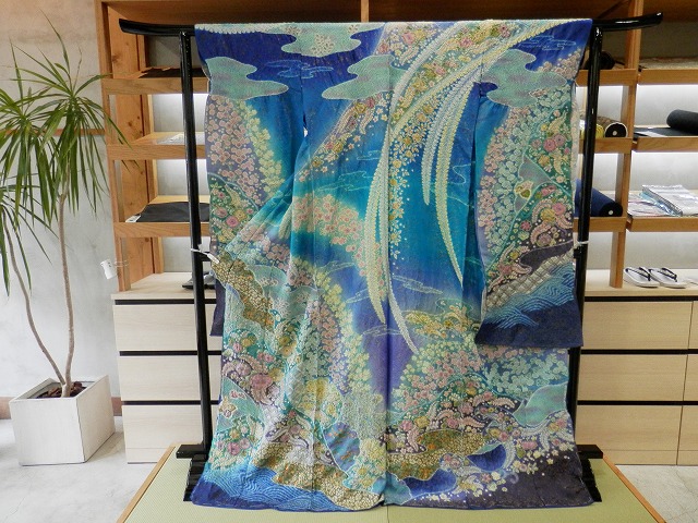 幻の花 辻が花染手描き友禅 豪華な絞り振袖 青 〈フルオーダーお仕立て