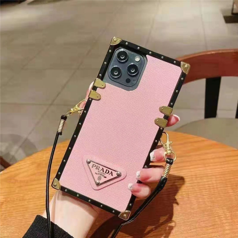 プラダ アイ スマホケース iphone16/15pro ショルダー 人気 prada