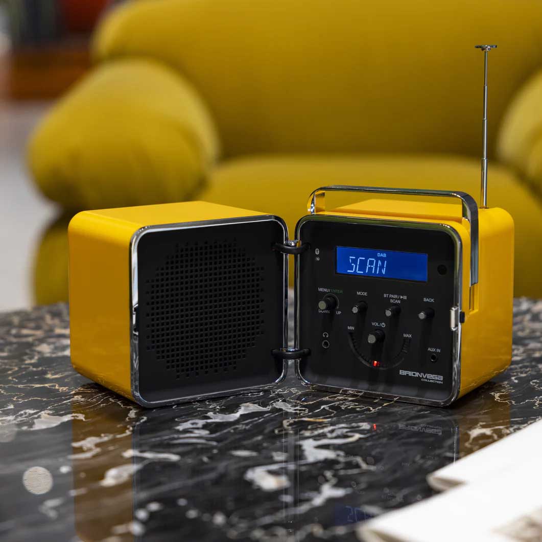 Brionvega Radio Cubo 50 ポータブル ラジオ イエロー(イエロー)：テック