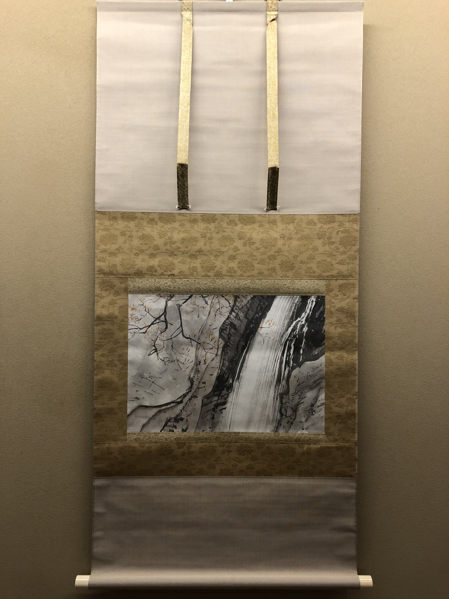 川合玉堂 秋瀑｜古美術・掛け軸の販売・買取・鑑定-松本松栄堂