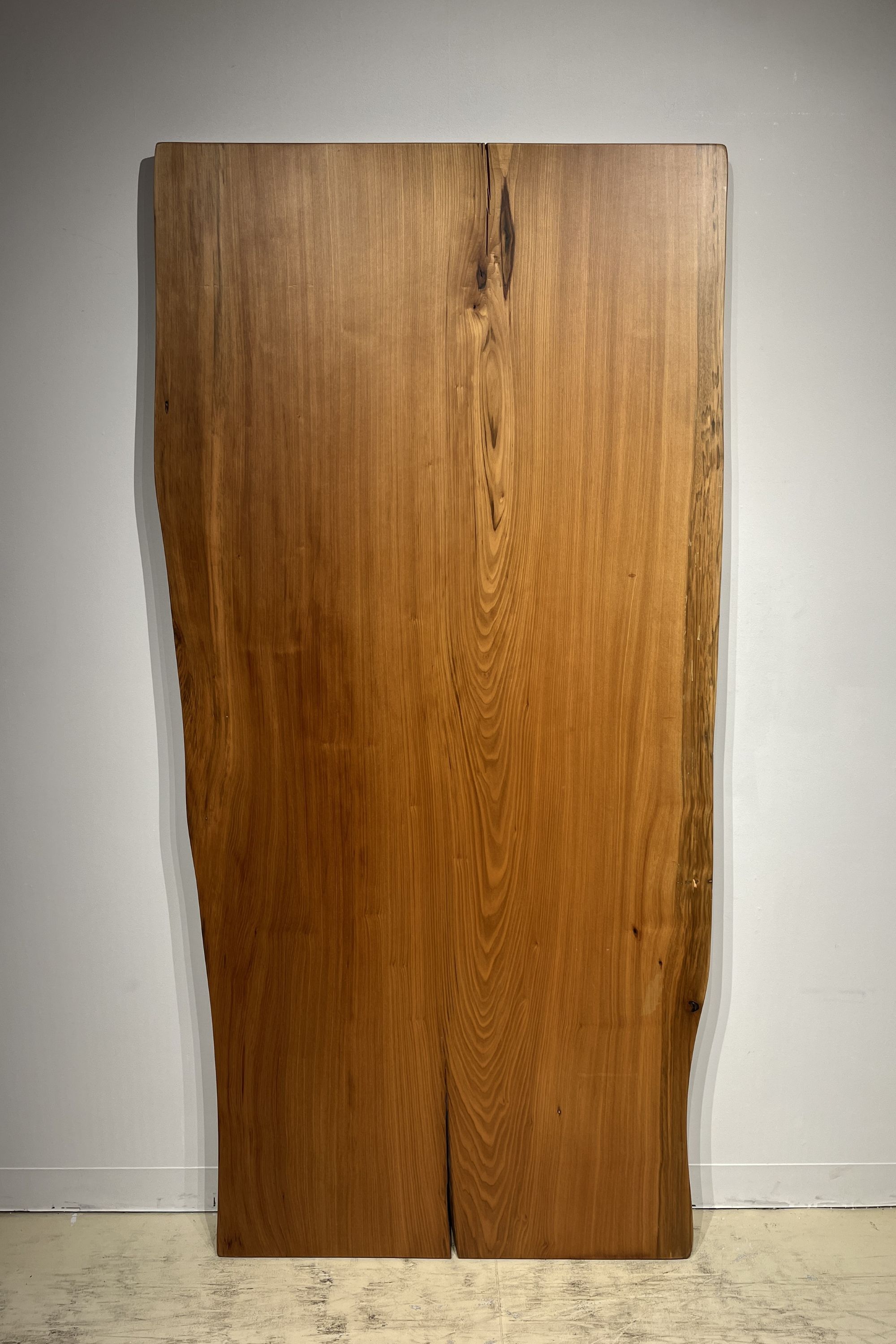 天然木 東京 新宿 東五軒町展示 モンキーポット材 一枚板 テーブル用天