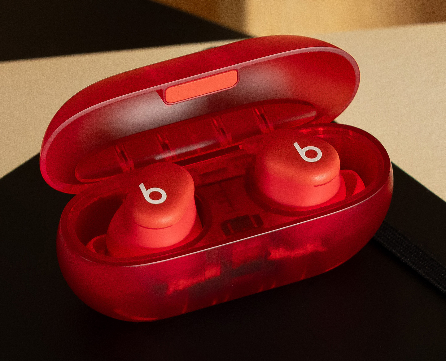Beats、新型モデルのワイヤレスイヤフォン「Beats Solo Buds」を発表