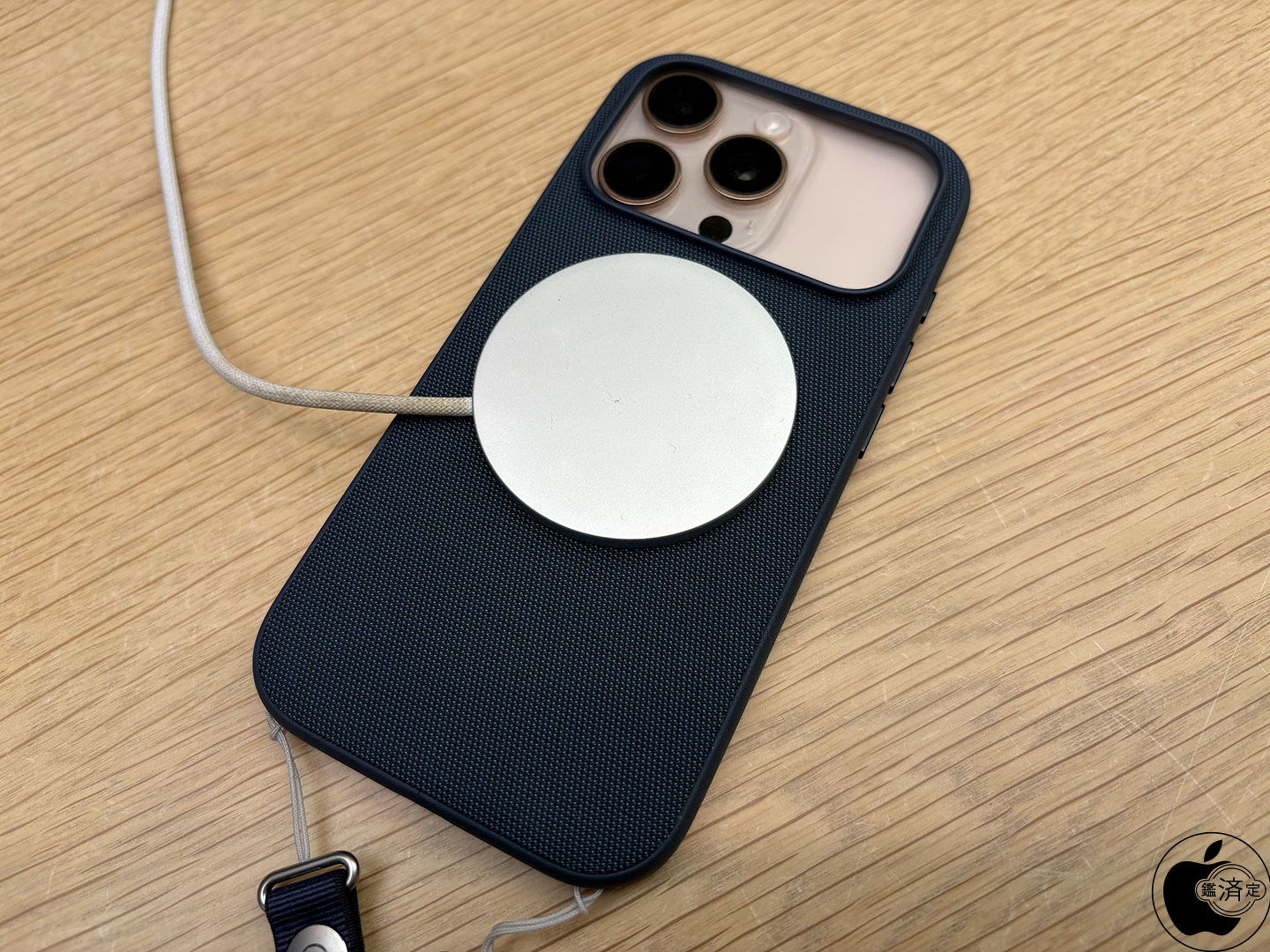 AppleのMagSafe対応iPhone 17 Proテックウーブンケース、iPhone 16 Pro