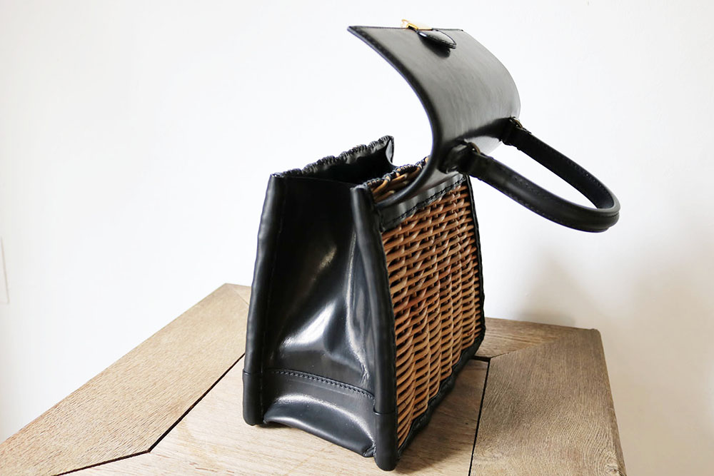 長財布、入りますか？」│eb.a.gos - MADRIGAL（マドリガル）