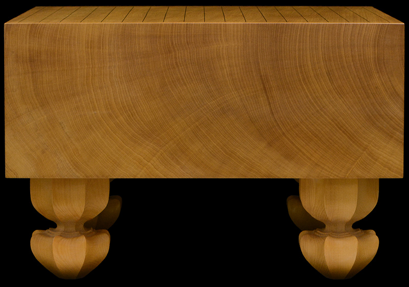 国産本榧足付碁盤 5寸5分（天地柾） ga50050 | 前川榧碁盤店