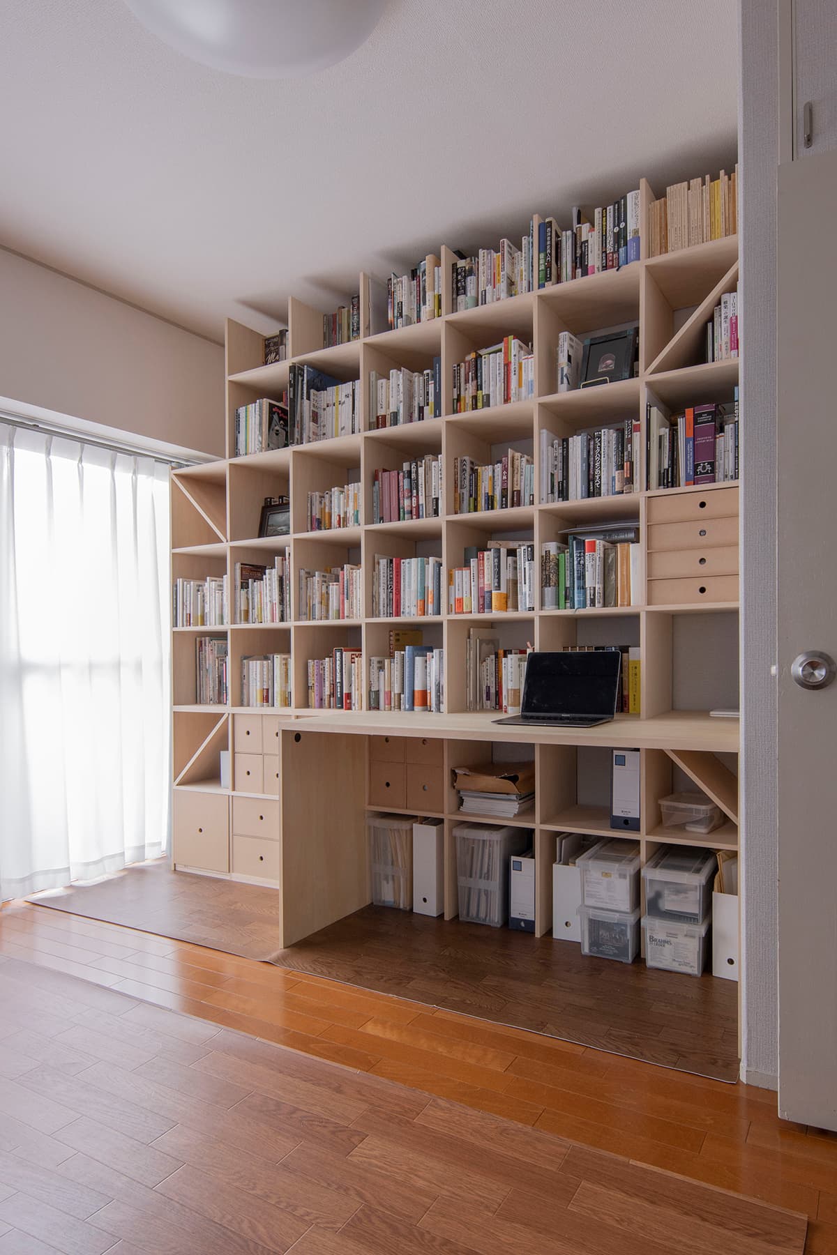 ワークデスクを最小に – Shelf カウンター付き本棚 – マルゲリータ