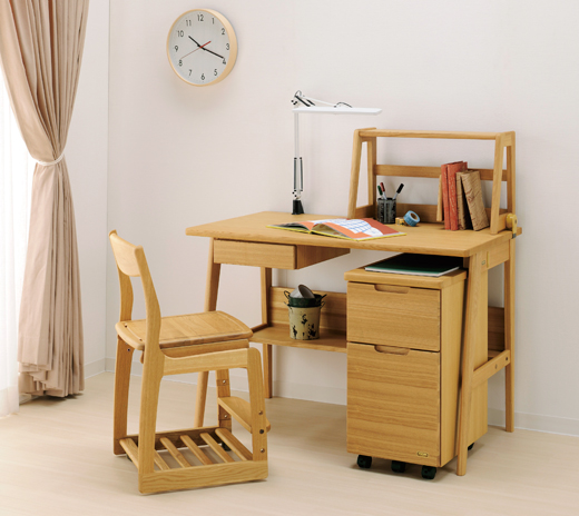 2015年モデル学習机［フレンディ］シリーズを発売しました。「個性