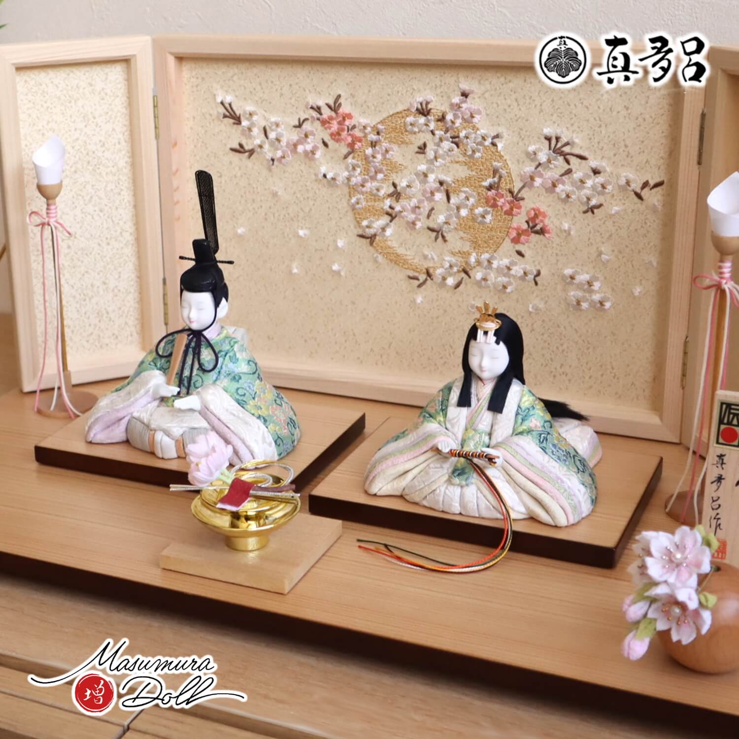 新作伝統的工芸品 三世・金林真多呂作 『柚雛』ヒノキ枠本刺繍屏風「夢