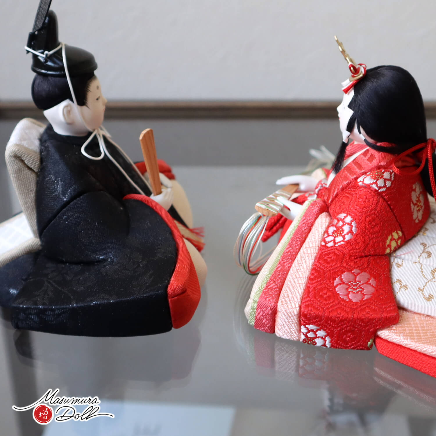 雛人形 新作 幸一光作 木目込 小雪 シリーズ 「しずく」 正絹西陣織 月