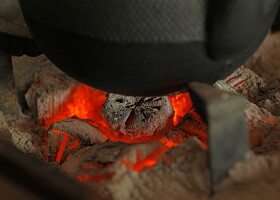 黒炭・切炭（なら炭・くぬぎ炭）の紹介｜炭専門商社 増田屋－炭・火鉢