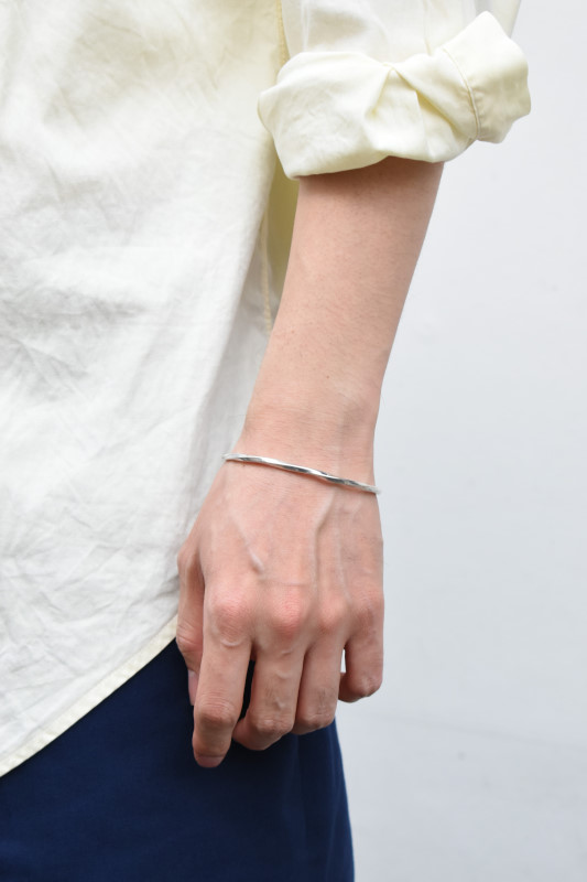 Ericka Nicolas Begay (エリッカニコラスビゲイ) Twist Bangle