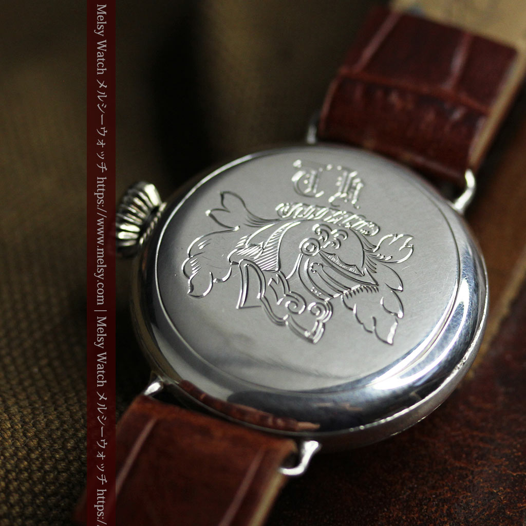騎士の彫りを持つウォルサム 銀無垢アンティーク腕時計 【1915年製】