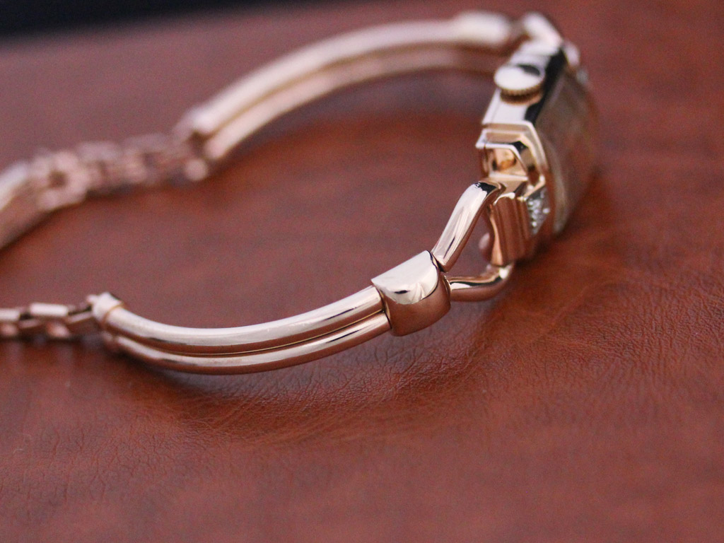 グリュエン 女性用ブレスレット型アンティーク腕時計 金無垢