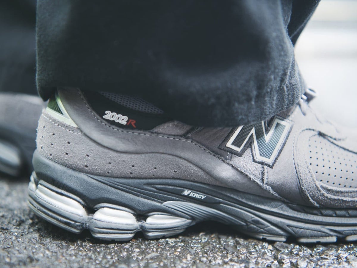 Gallery]ニューバランスの「2002R」はゴツすぎない“グレー”をチョイス