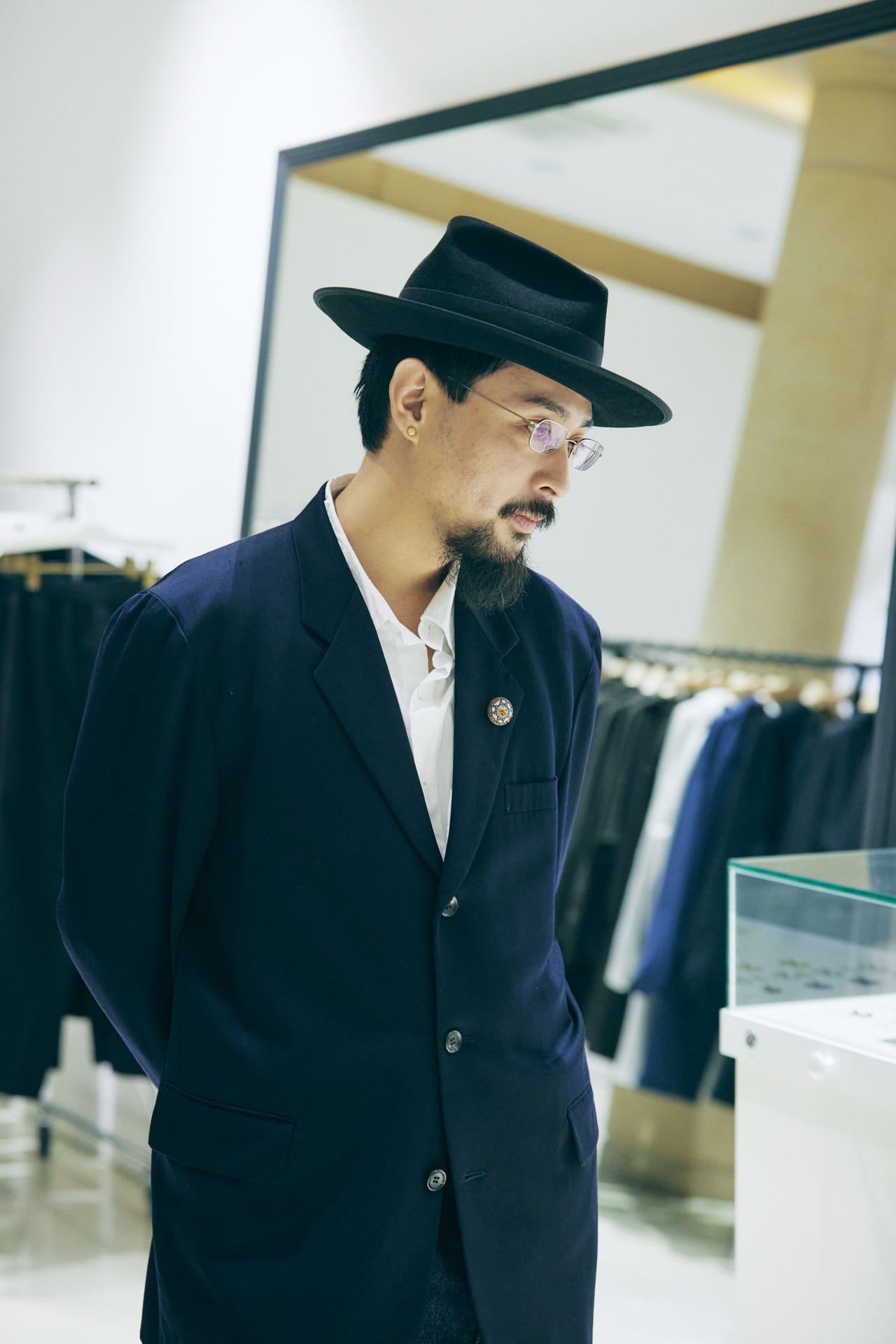 Gallery]穴が空いた「エルメス」のシルクスカーフ。しっくりこない