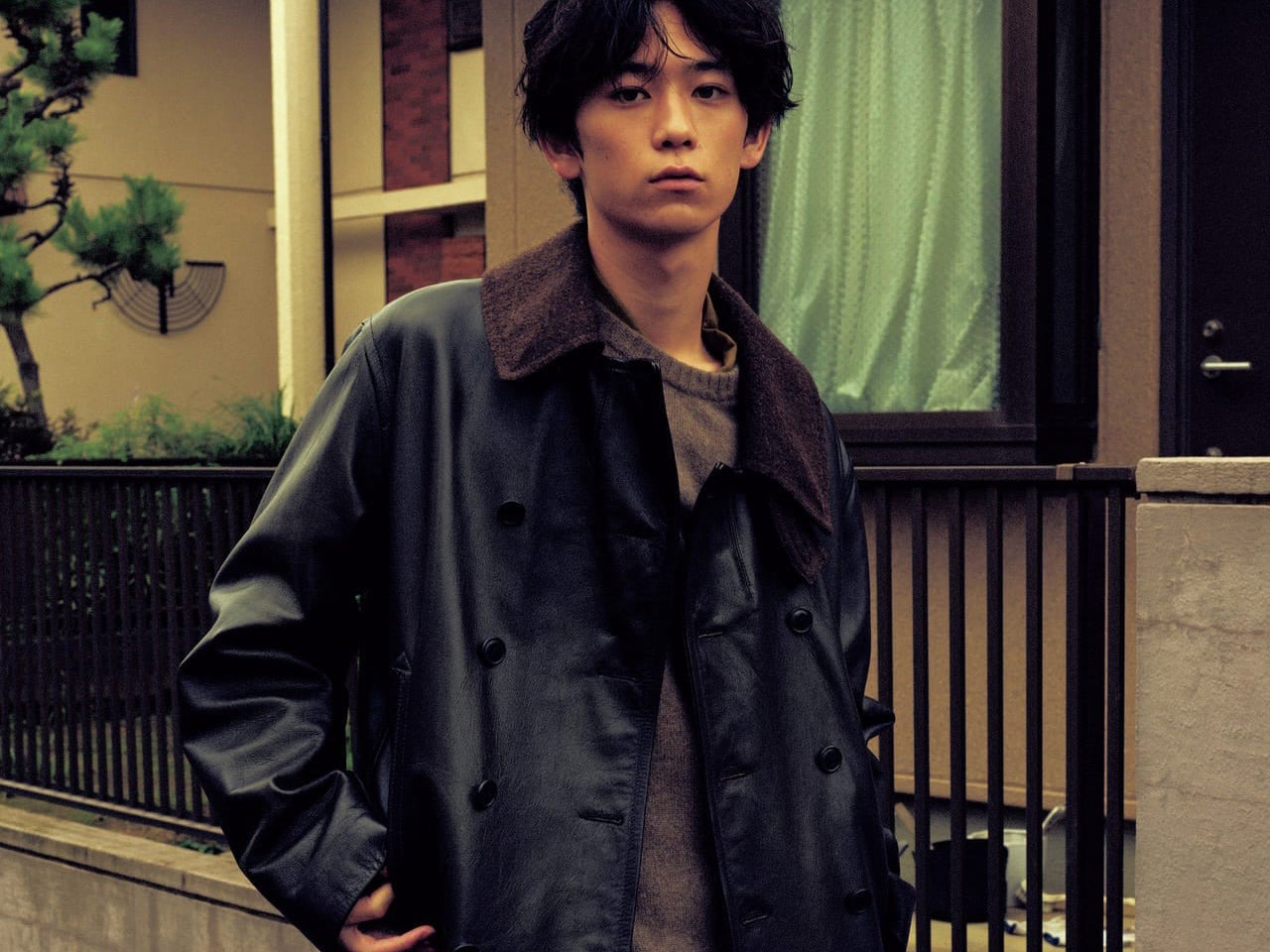 一生モノな「オーラリー」のレザージャケット、ストリートになじむ