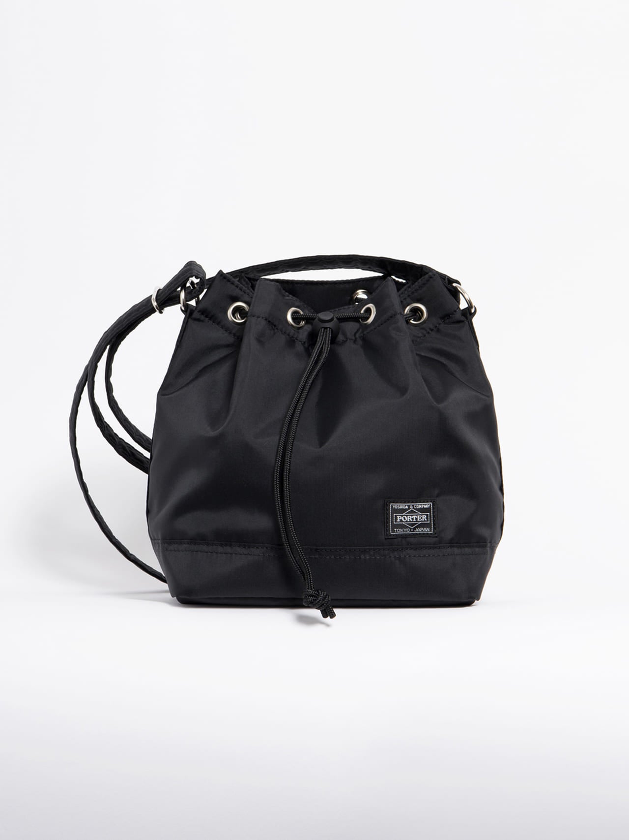 コム デ ギャルソン」と「ポーター」のコラボレーション。4型の