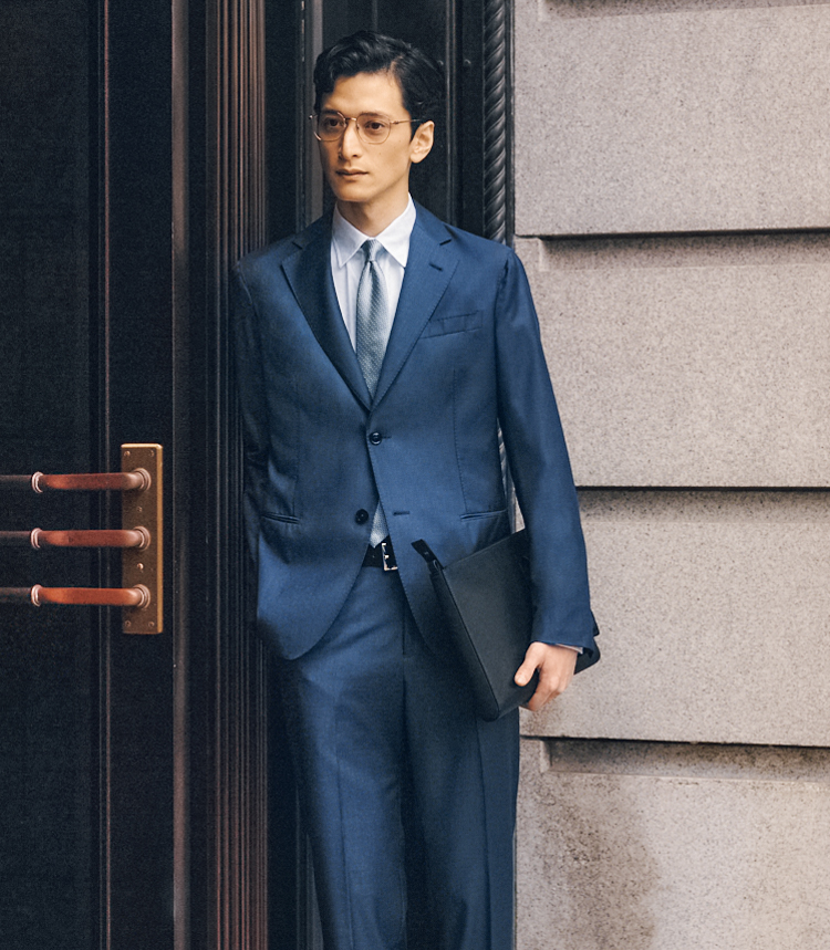 日常使いしたくなる、エンポリオ アルマーニの MTOスーツとは