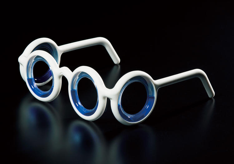 シトロエン製のメガネ「シートロエン」でクルマ酔い解消!? | MEN'S EX