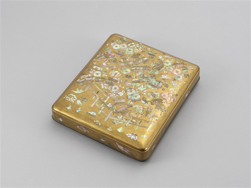 籬菊蒔絵螺鈿硯箱 中山胡民作 - MIHO MUSEUM