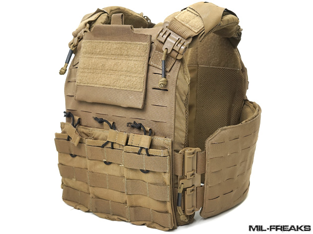 一点物] First Spear Strandhogg SAPIカット Medium+マグポーチ+