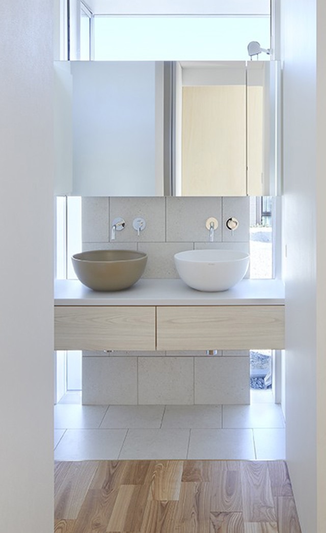 ダブル洗面で朝の渋滞緩和｜住まいのスタイリングアイデア｜ミラタップ