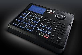 MPC直系の本格派！Beat Production Center『AKAI XR20』好評発売中