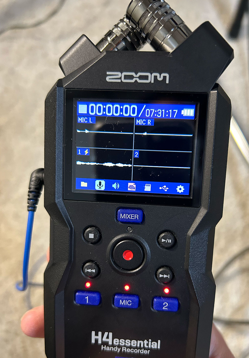 用途に合わせて気軽に使えるハンディレコーダーは！？ZOOM「essential