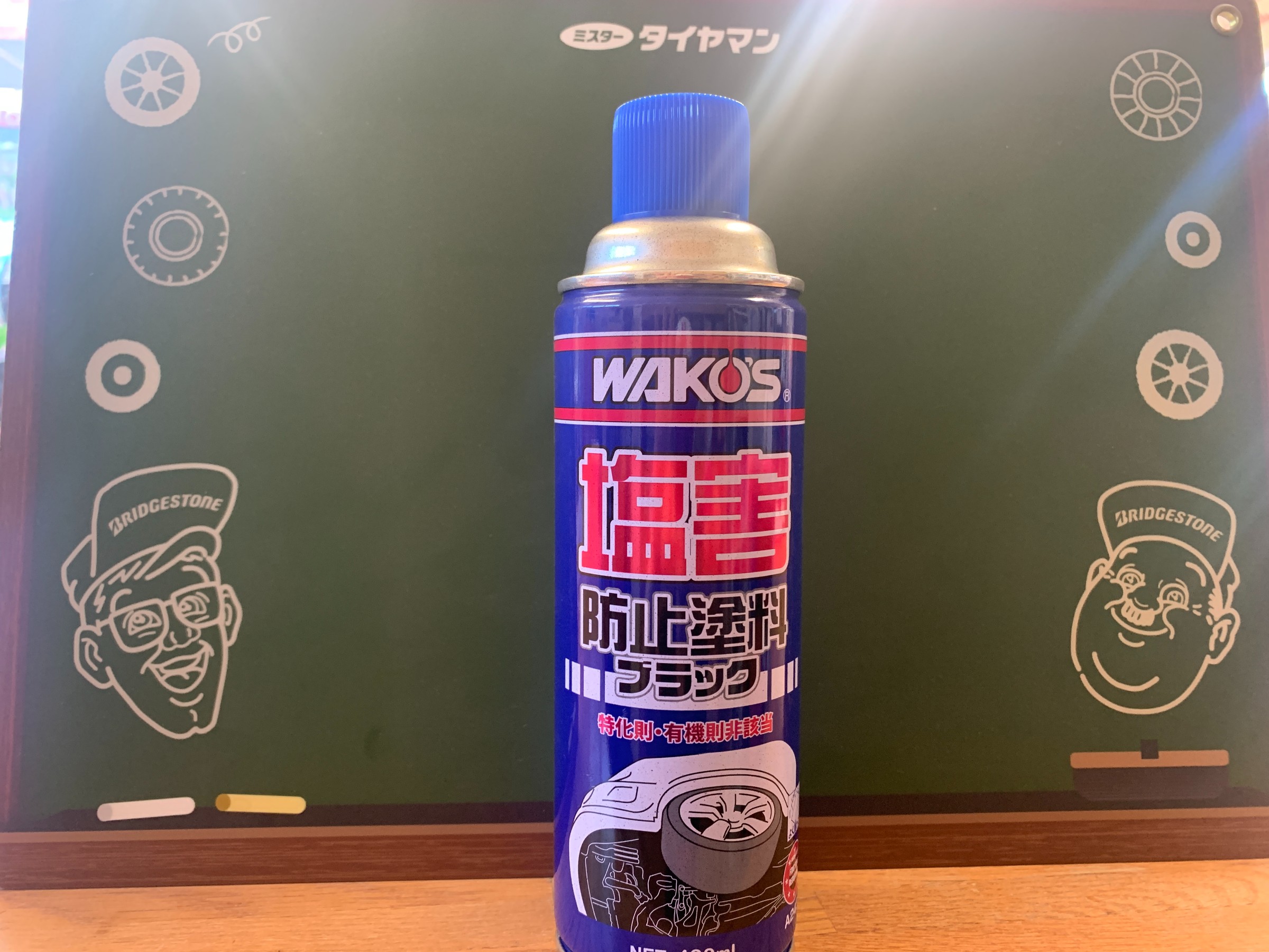 ピカピカの新車ハイエースに下回り防錆施工とRAV4アライメント調整