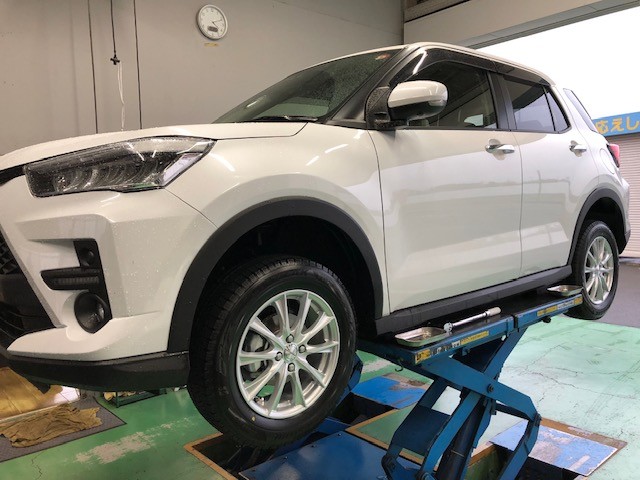 トヨタ・ライズにスタッドレスタイヤSET装着 | トヨタ ライズ タイヤ