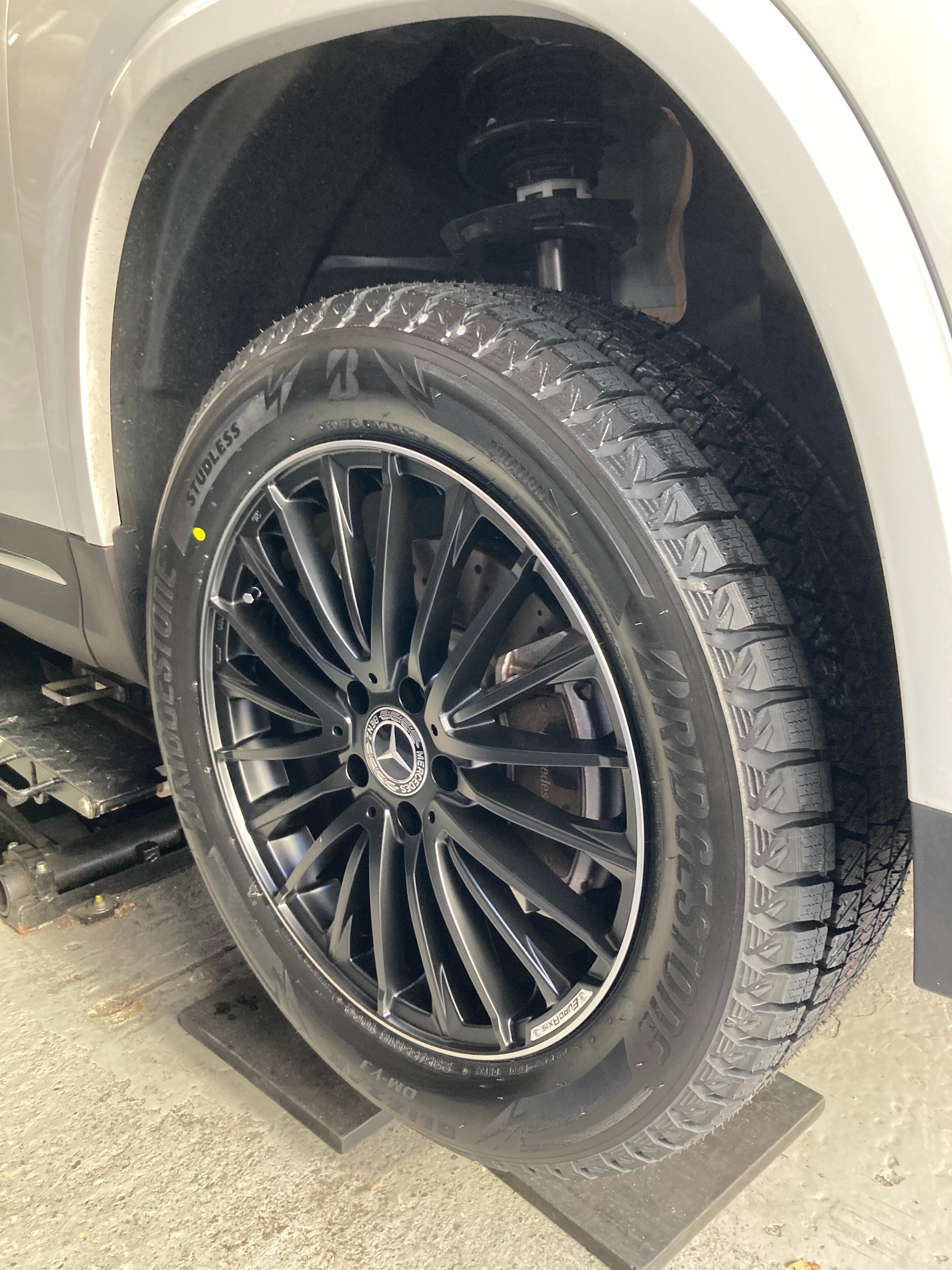 メルセデスベンツGLA スタッドレスタイヤSET | メルセデス・ベンツ