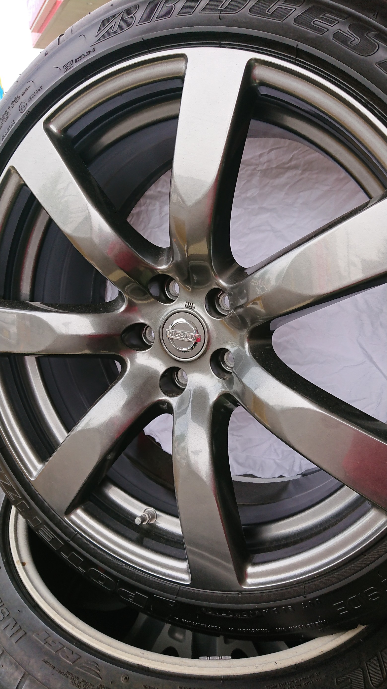 スカイラインGT-R35 純正ホイール | 日産 GT-R | スタッフ日記