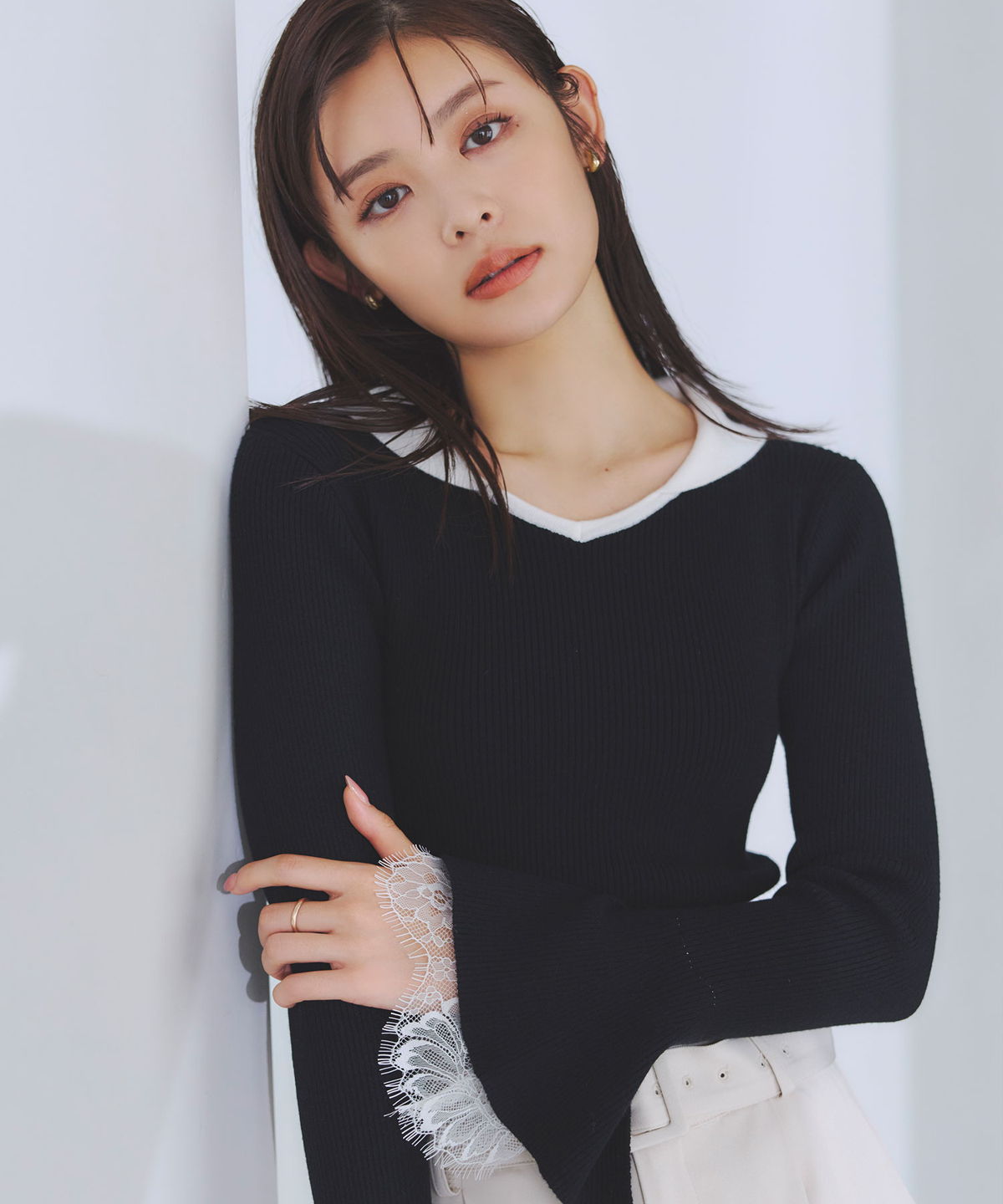 袖レースレイヤードバイカラー襟ニットプルオーバー