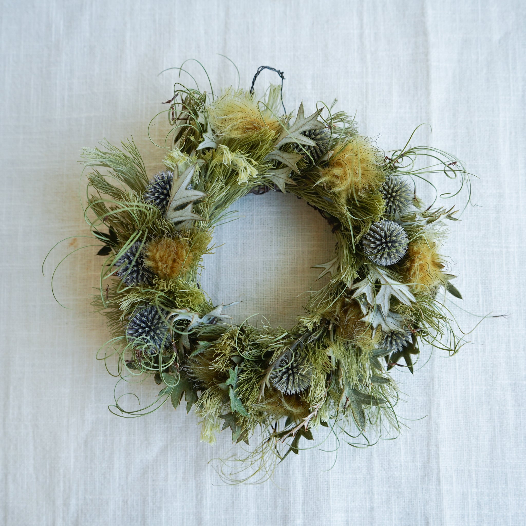 ナチュラルグリーンのドライフラワーリース