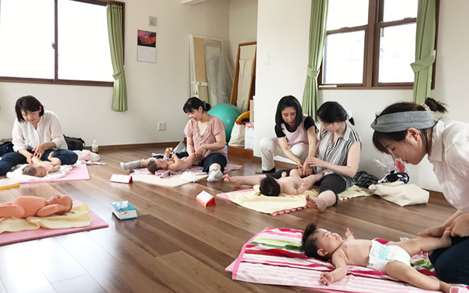 カフェのフリースペース から広がるママ支援 | （社）日本