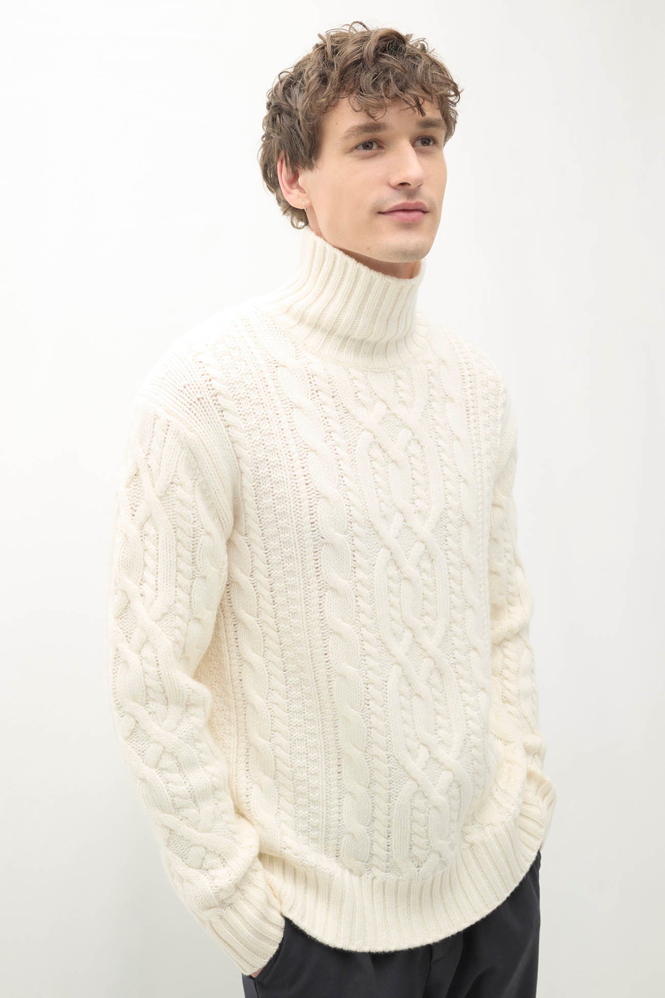 Men's Henry Cable Knit Turtleneck Cashmere Sweater – NAKEDCASHMERE