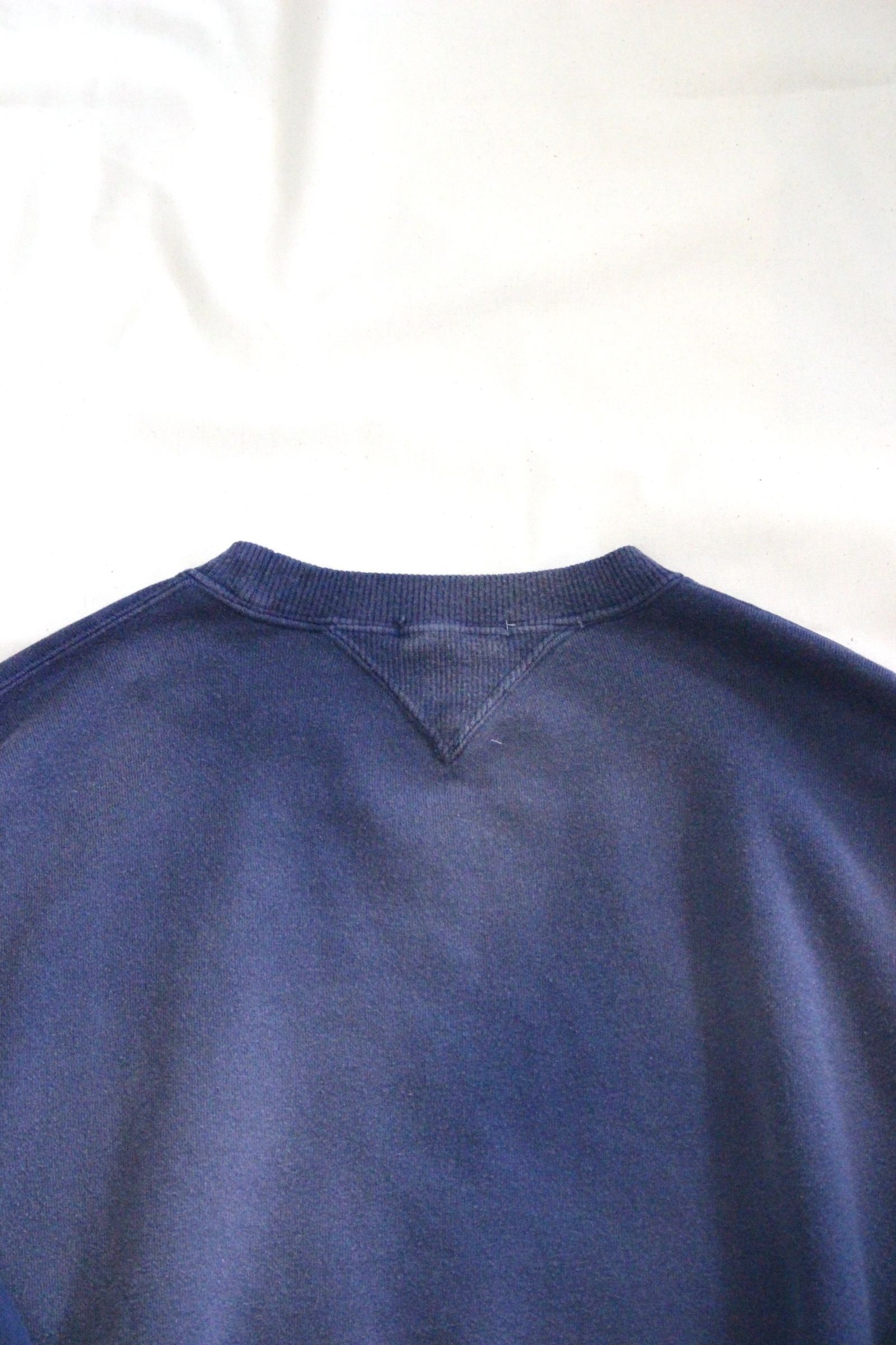 INTERIM - VINTAGE FADE BOTH V-GAZETTE SWEAT SHIRT | NASU