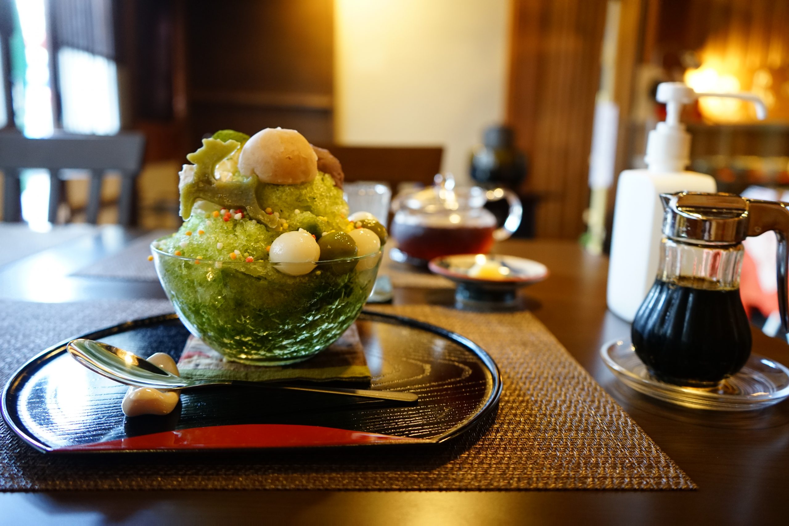 招福庵 | ならまちにある無農薬大和茶抹茶と自家製あんこがのってる