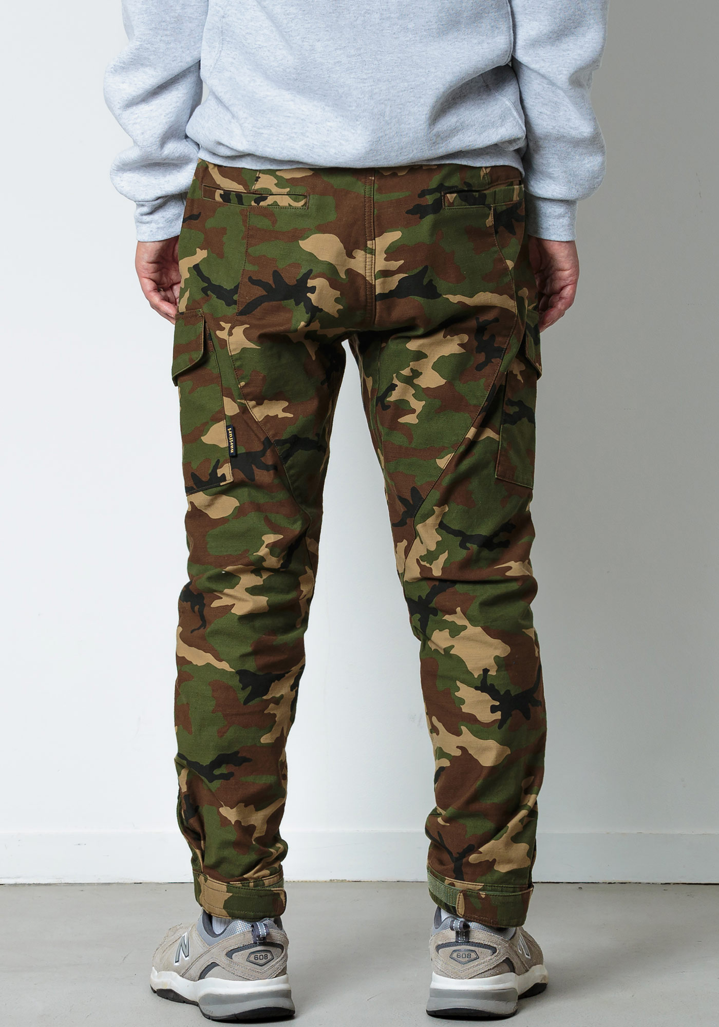 迷彩バイクカーゴパンツ｜narifuri オンラインストア