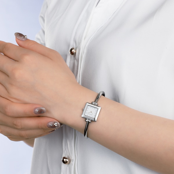 GUCCI グッチ 1900 YA019518 クォーツ レディース(ホワイトパール