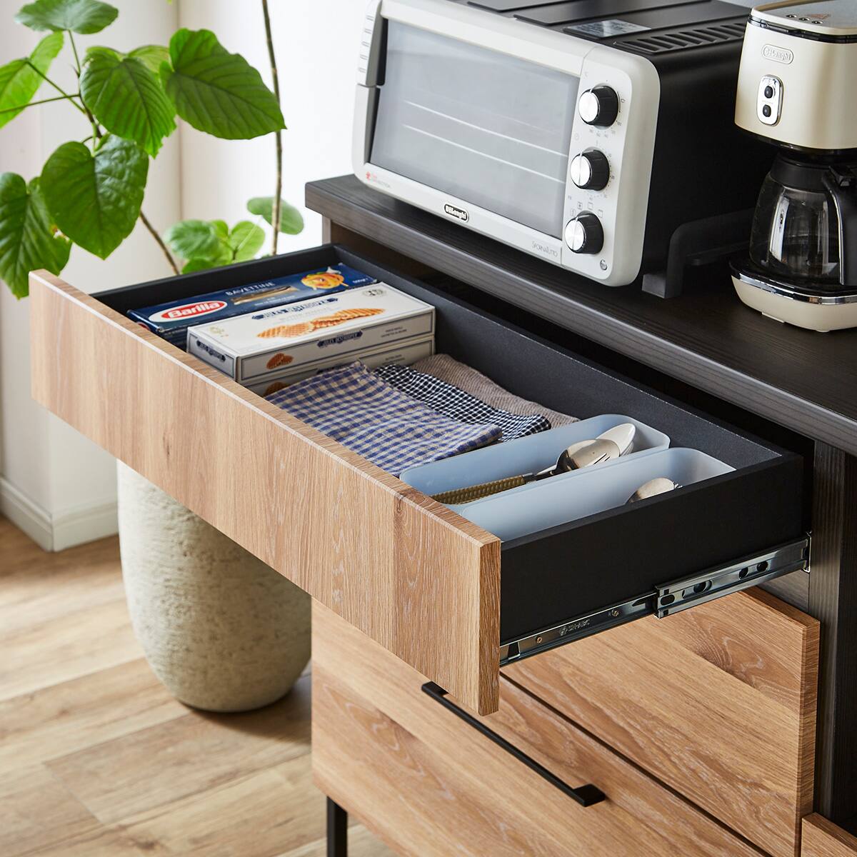 ヴィンテージテイストの完成品キッチンボード (120 NA) | ニトリネット