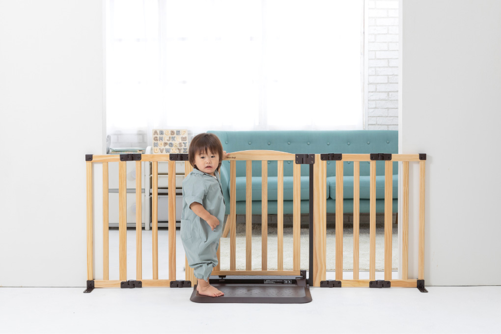 おくだけドアーズ Woody Ⅱ ベビーゲート｜日本育児：ベビーのために