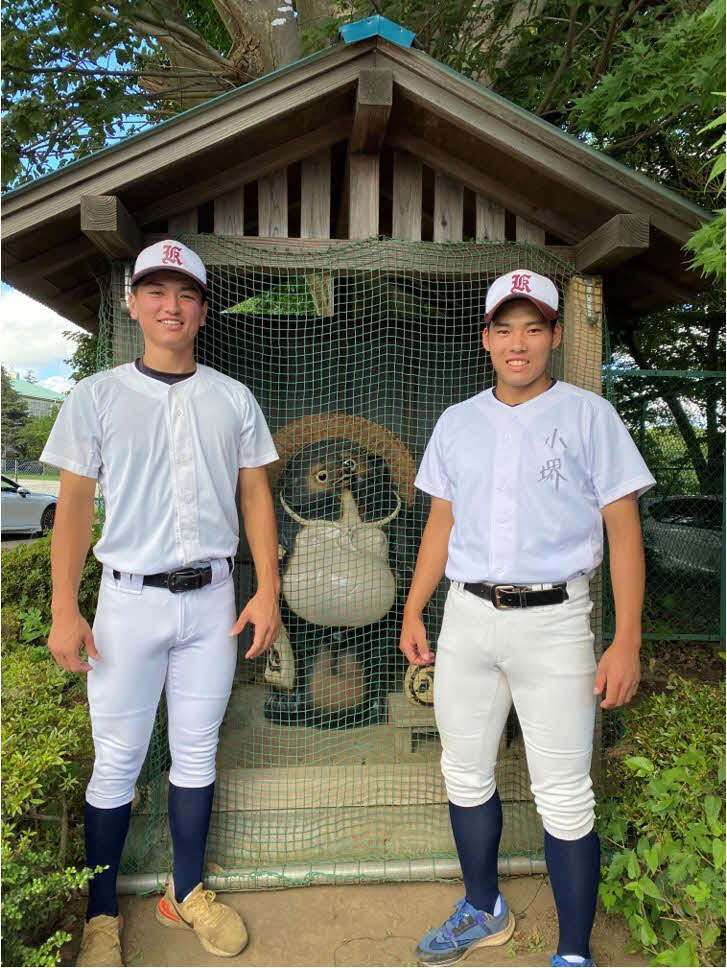 拓大紅陵 信楽焼の大きな福狸はチームの守り神／Monostagram - 高校