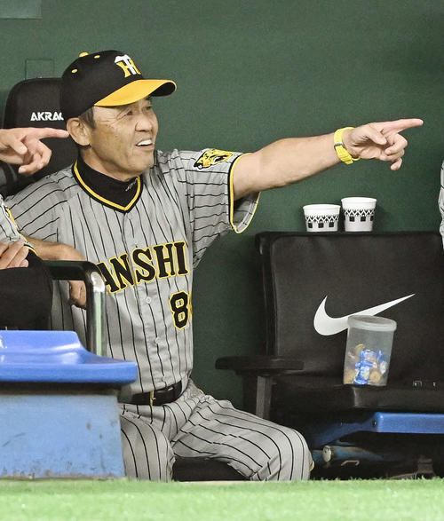 写真特集】阪神岡田監督「アレ」達成！やっと言えた「優勝」語録と写真