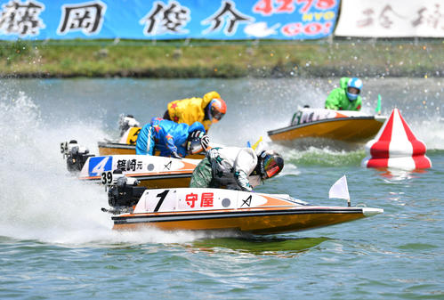 守屋美穂が開幕戦を飾る「ラッキーでした」／芦屋SG - ボート写真