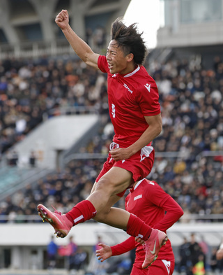 全国高校サッカー】東福岡、2大会連続ベスト8目前…追加タイムに
