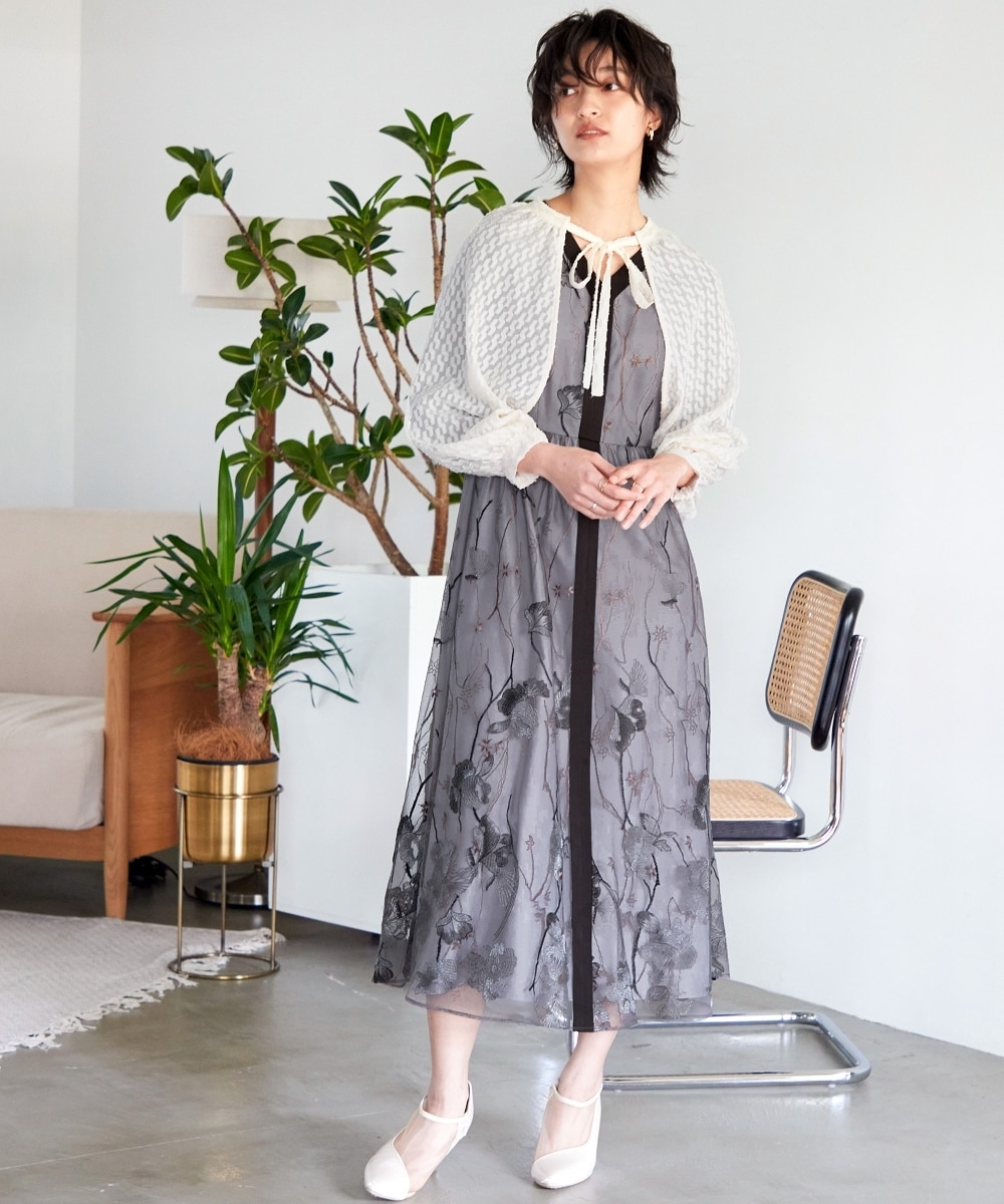 結婚式・パーティー・オケージョンドレス】Ⅴネック刺繍レース