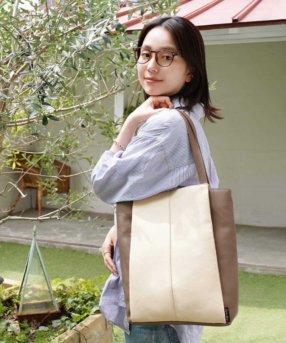 Legato Largo（レガートラルゴ）マットスキンフェイクレザートート